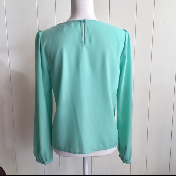 Forever 21 Long Sleeve Laced Collar - Picture 3 of 6